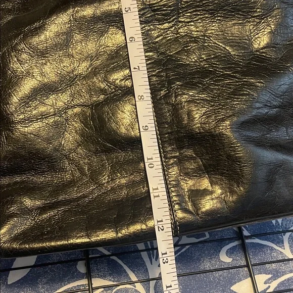 Kenneth Cole Black Leather Tote Bag - Picture 9 of 9